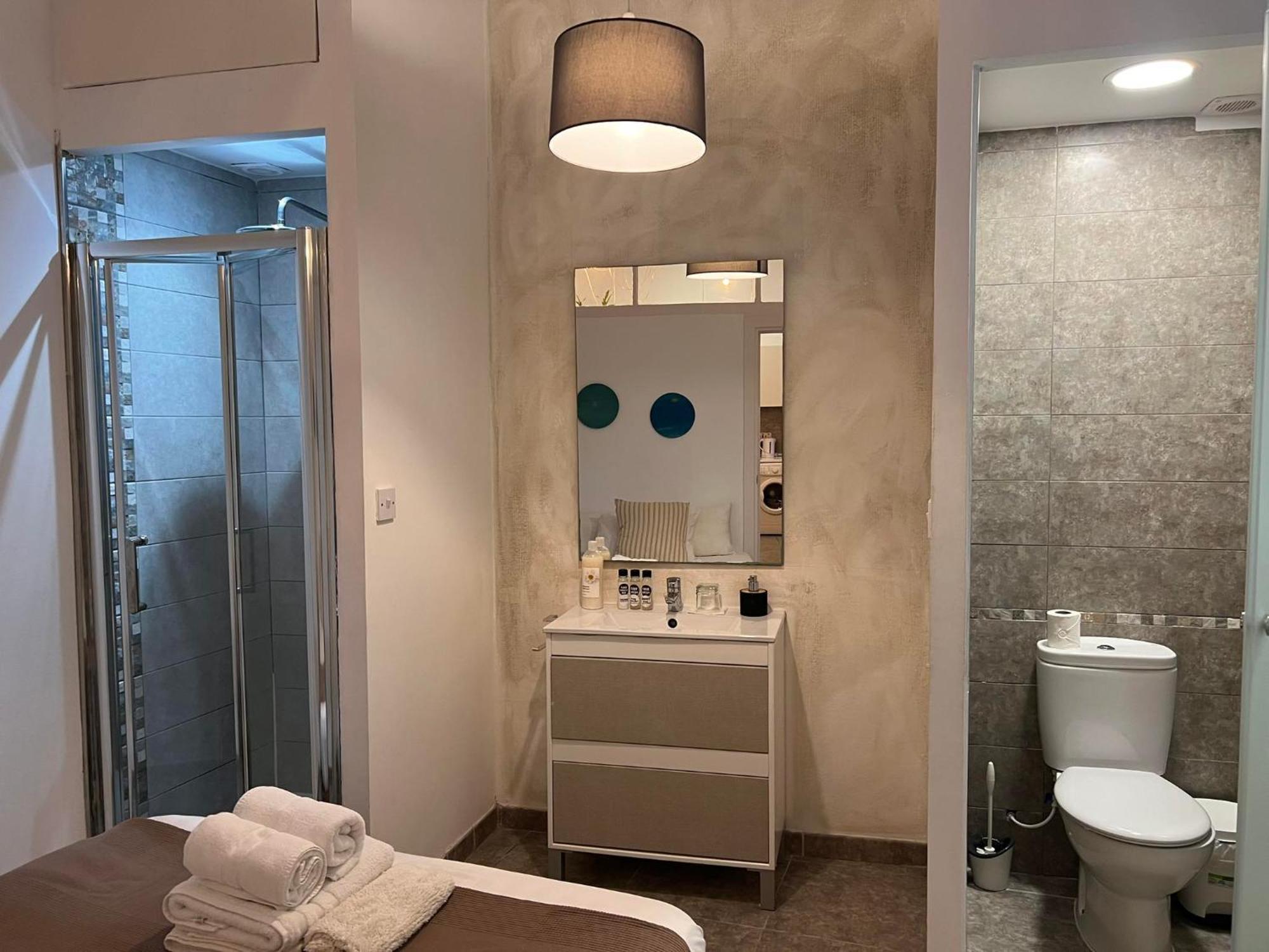 Budget-Friendly 1Br In The City Center Gibraltar Buitenkant foto